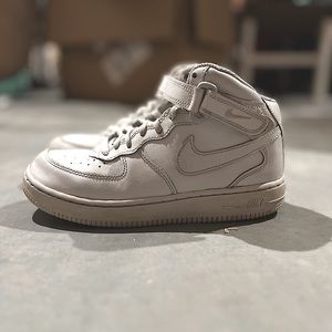 pretty worn out, still good condition. A little creased